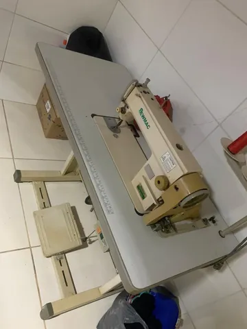 Vende-se maquina de costura industrial em ótimo estado de conservação!!
