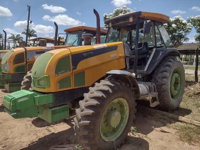 Trator Valtra mod-BH 145, ano 2011. 