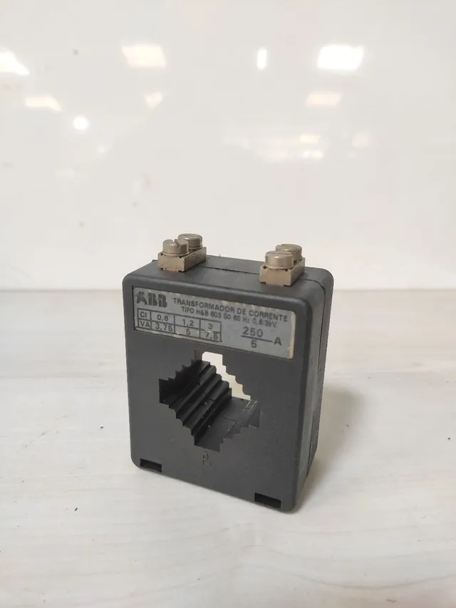 Transformador de corrente ABB 250/5 A