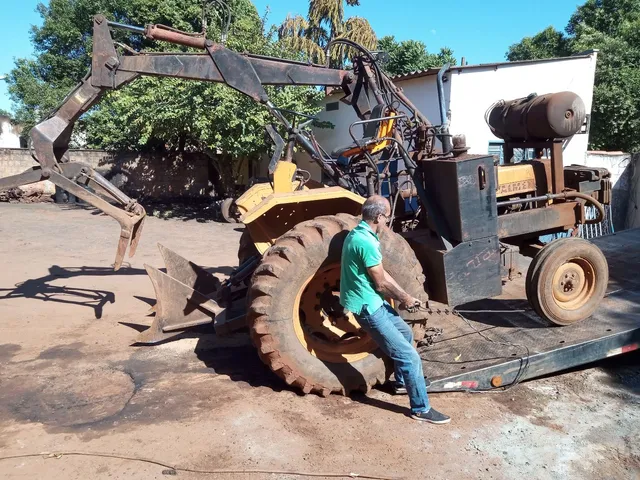 Alugo carregadeira cana
