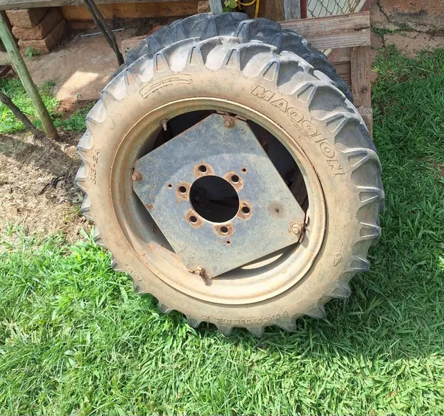 PNEUS Trator AGRALE