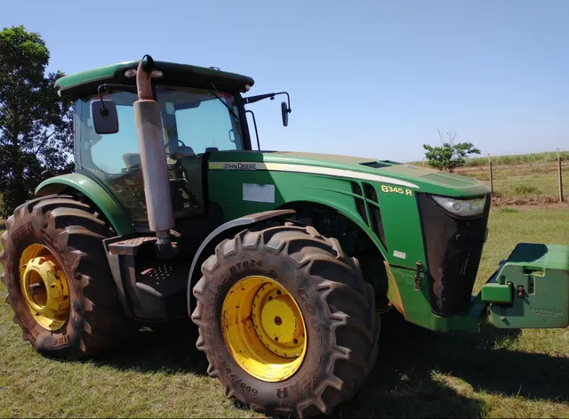 Trator John Deere 8345R ano 2016 em São Paulo 