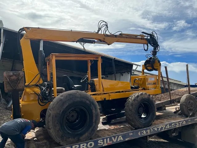 Trator Valtra BM110 com Garra Grua Florestal 