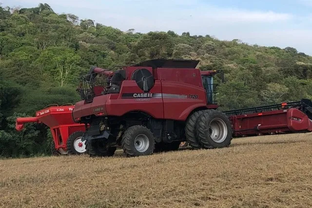 Colheitadeira Case 7120 Ano 2014 Plataforma 30 pés - Leia o Anúncio 