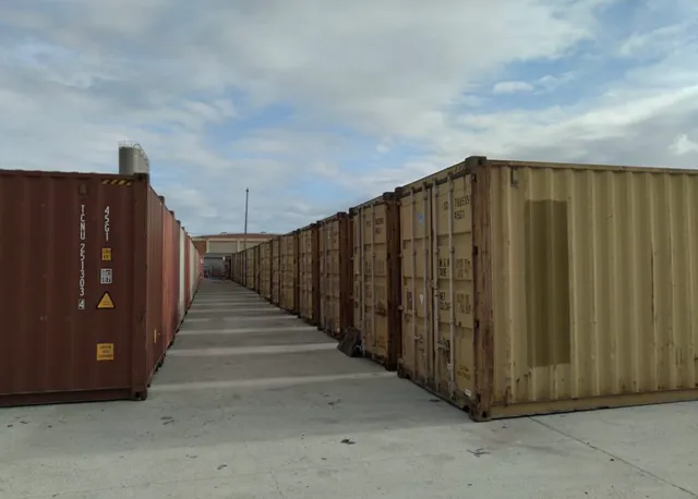 container marítimo 