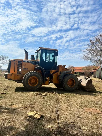 PÁ CARREGADEIRA HYUNDAI HL757 2014