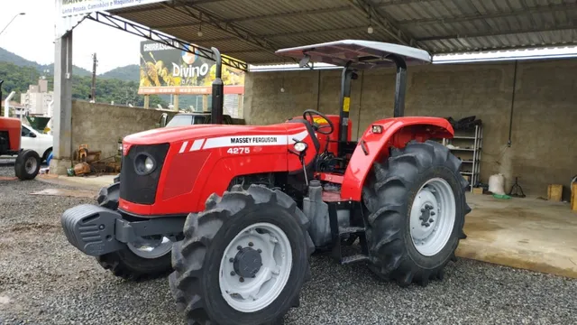 Trator MF 4275/4 ano 2012