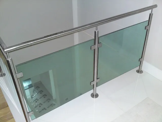 Araras, corrimão, pias, bancadas em aço inox