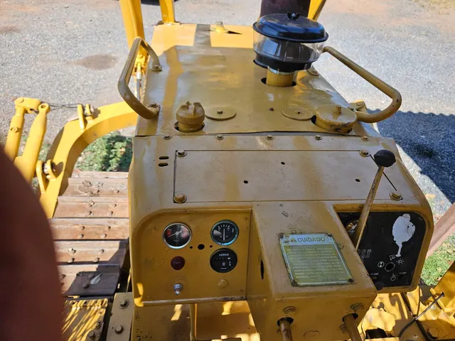 Trator esteira D5E