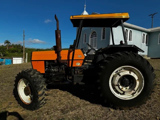 Trator Valtra 785