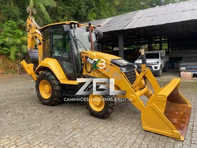 Retroescavadeira Caterpillar 416 F2 9.000 horas