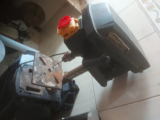 Furadeira, lixadeira, ticotico