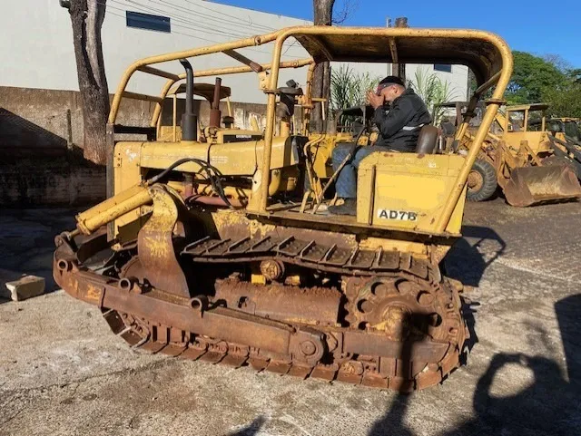 Vende-se Trator de Esteira Fiatallis Ad7b Ano: 1980