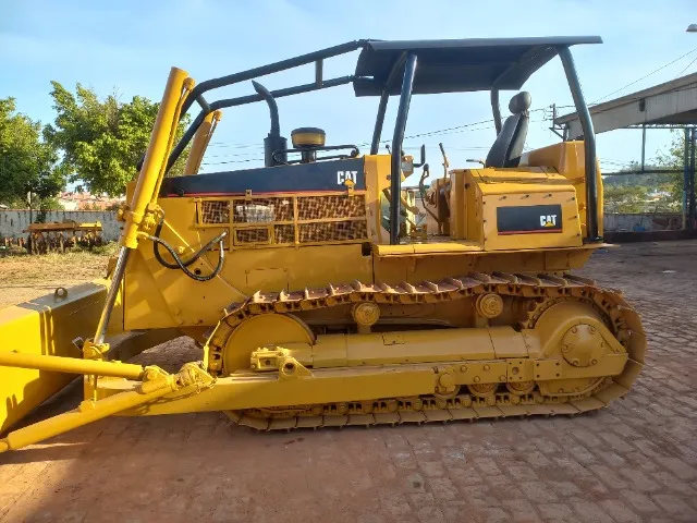 Trator de Esteira 
