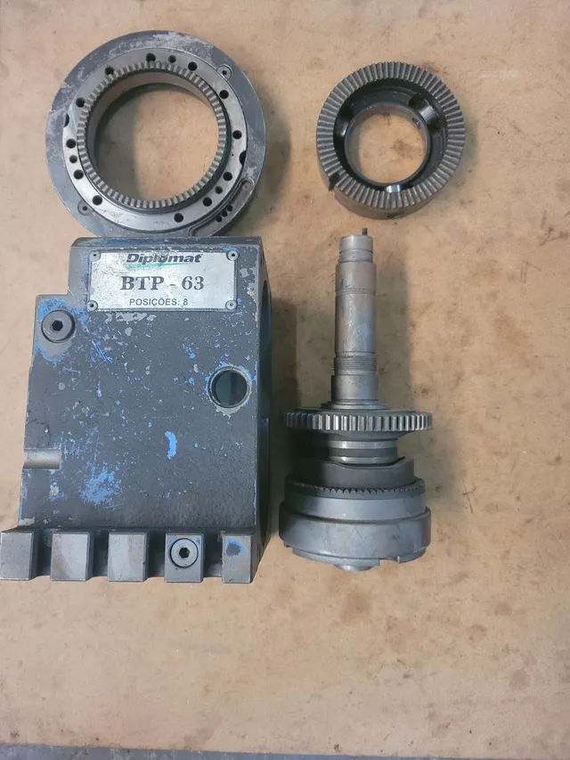 Torno CNC - peças torre elétrica 