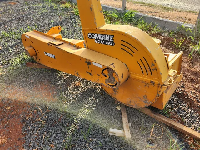 Ensiladeira Forrageira Combine Jumil 60 Master