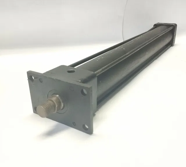 Pistão hidráulico Curso 620mm X Diâmetro 21mm