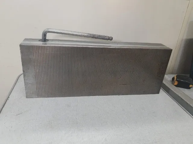 Mesa magnética de 400mm polo fino