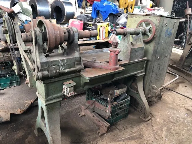 Torno de repuxe 