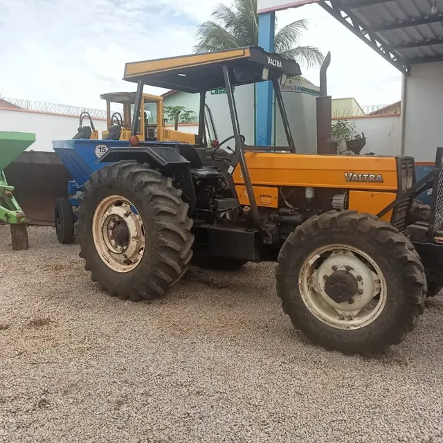 Valtra 785<br>Ano 2003<br>todo original<br>