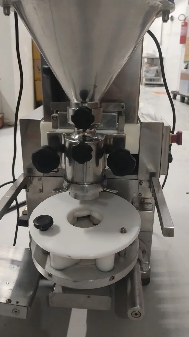 Maquina de salgados duplo recheio bralix