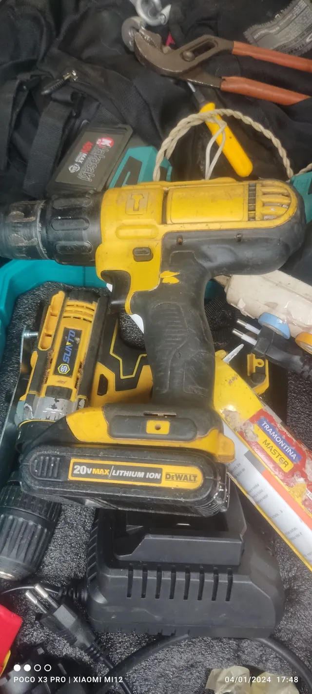 Furadeira e parafusadeira Dewalt 