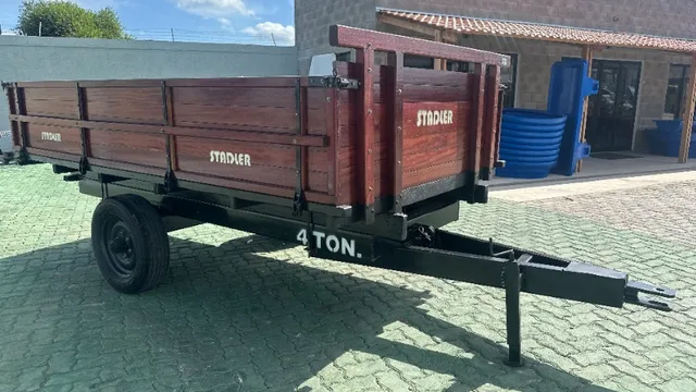 Carreta Agricola Basculante com capacidade de 4 ton com 1 eixoDE 4 TON 1 EIXO