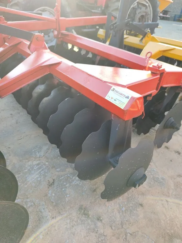 Grade niveladora para trator