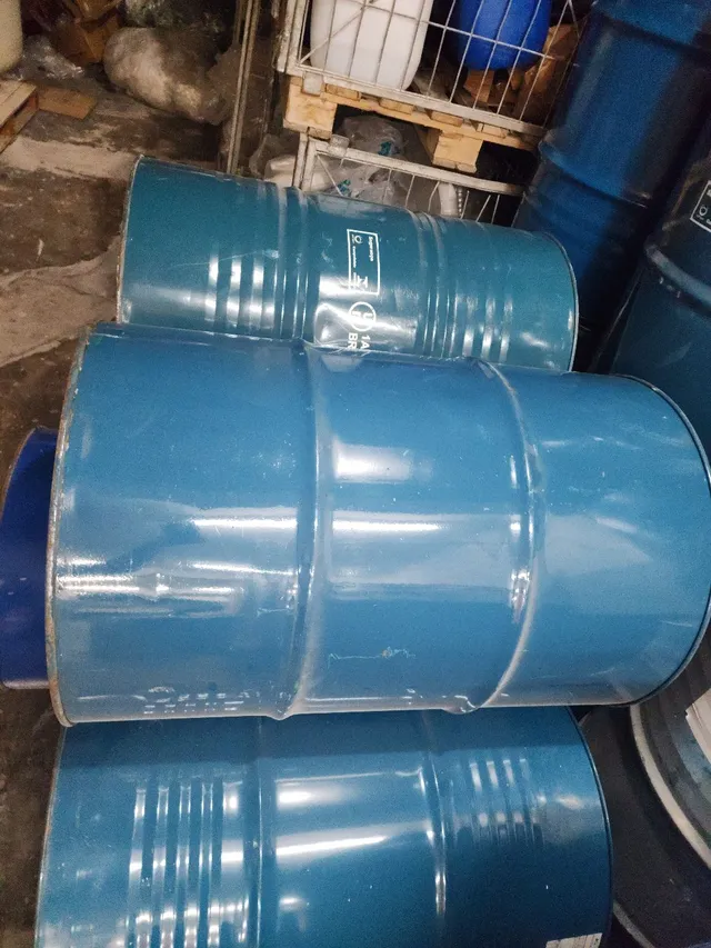Tambor de ferro 200 litros. R$ 45,00 reais 