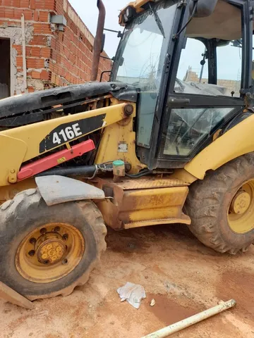 Retroescavadeira Caterpillar 2012 416 E