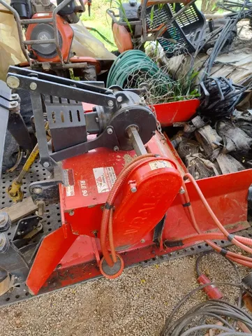 Enxada Rotativa Deslocável RL/RLE Lavrale Modelo RLE90 25 - 45 CV