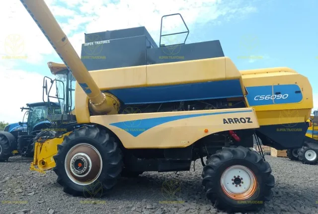 Colheitadeira Arrozeira New Holland CS6090 ano 2017, C/PL 25 pés rígida.