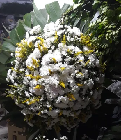 Coroa de Flores Para Homenagens - Fazemos Entregas