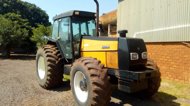 Trator Valtra BH180 ano 2007 Motor Sisu 