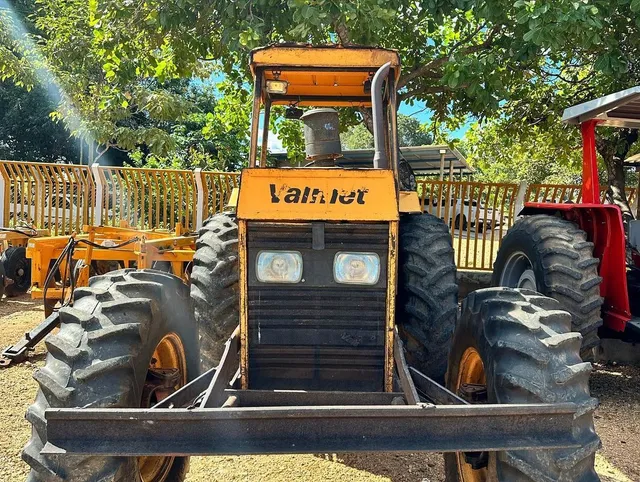 Trator agrícola valmet / Santarém 
