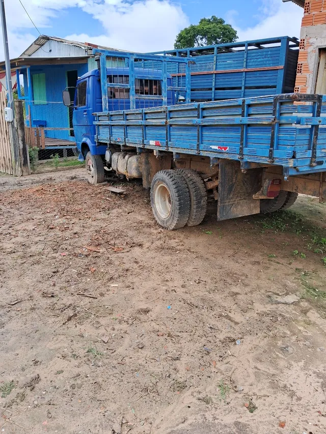 Caminhão a venda 