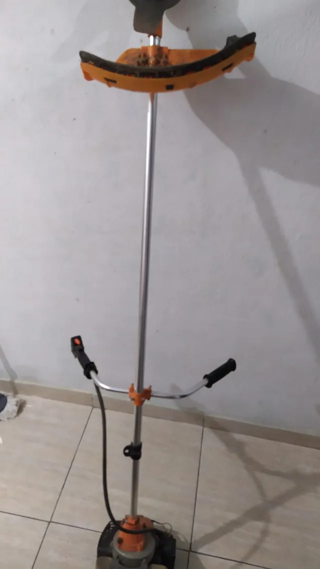 Roçadeira a gasolina