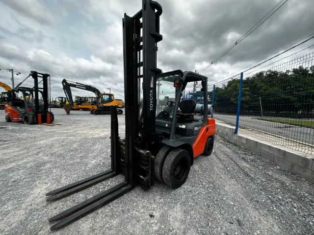 Empilhadeira 3,5T Toyota 8FGJ35 (EM00655)