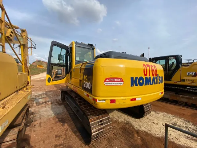 Escavadeira Komatsu PC200 | Ano 2014 