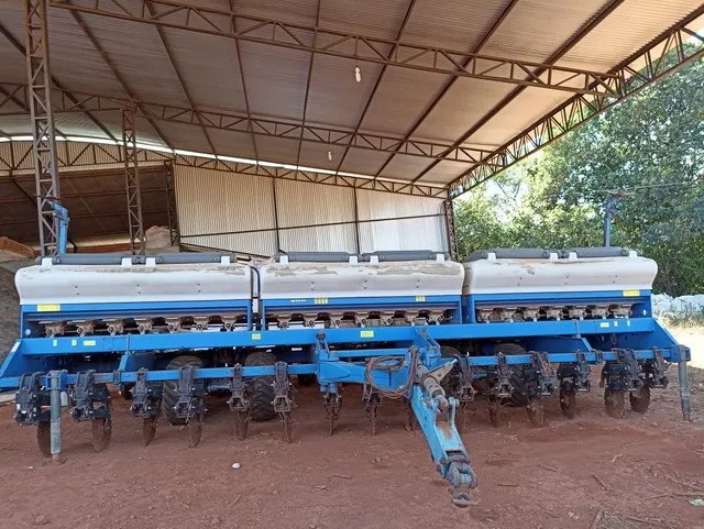 Plantadeira New Holland Semeato 15 Linhas 