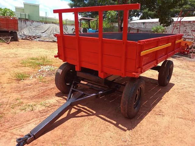Carreta de 4 rodas reformada 