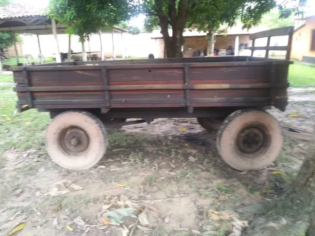 Carreta cemag 4 pneus .