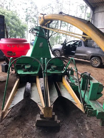 Ensiladeira forrageira JF