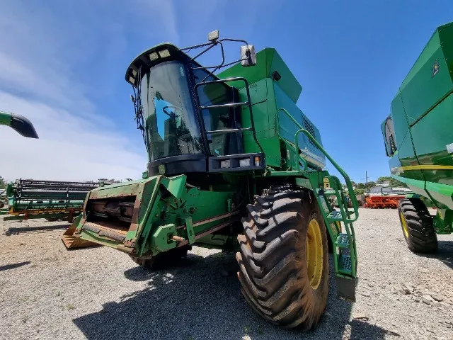 Colheitadeira John Deere 1550, Plataforma corte 625-25 pés flex. c/ Carro de transp.2004