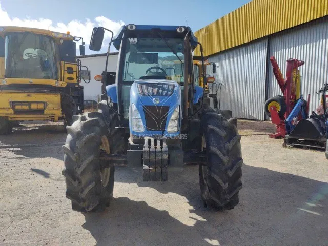 Trator New Holland TL85E Ano 2014.