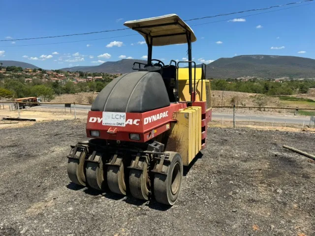 Rolo Compactador de Pneus CP142 / Ano 2010 / 2769 Horas