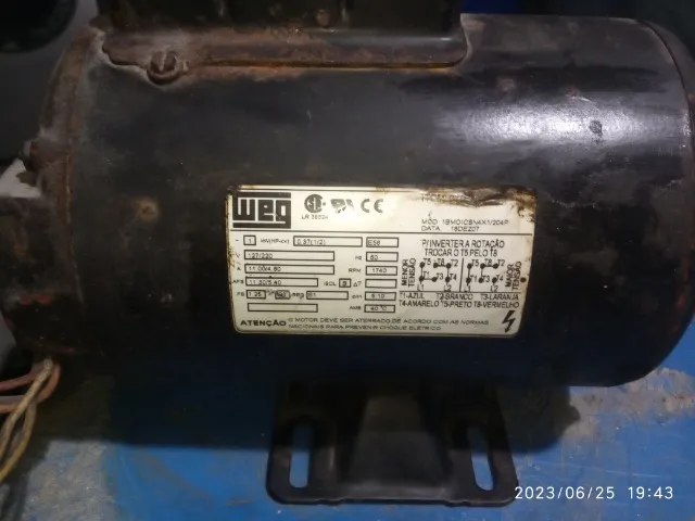 Motor Weg 1\2 Cv monofásico 127\220V 1740 RPM giro hor\anti hor, usado funcionando