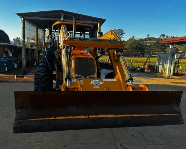 Trator Valtra Bm 100
