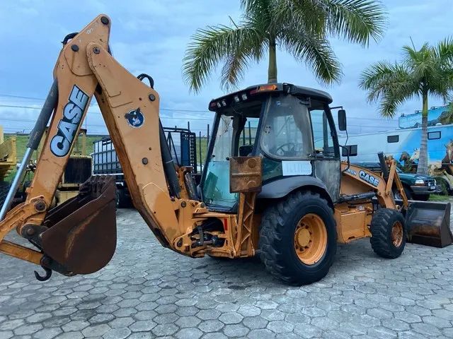 Retro escavadeira case 580 n 2013 