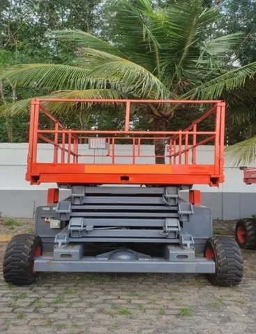 Plataforma Elevatória Skyjack SJ8841RT 2012